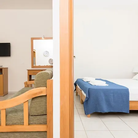 Hotel de apartamente Elena Nina 4*