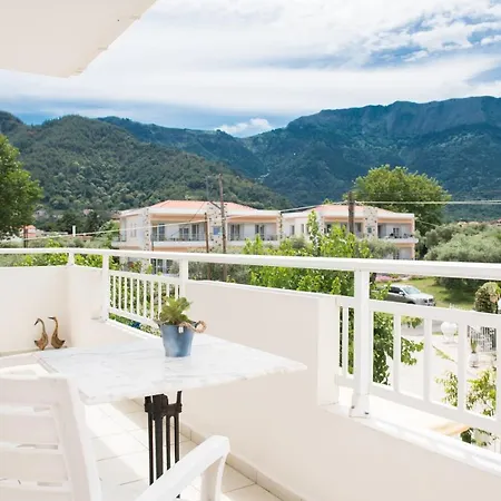 Lejlighedshotel Elena Nina 4*