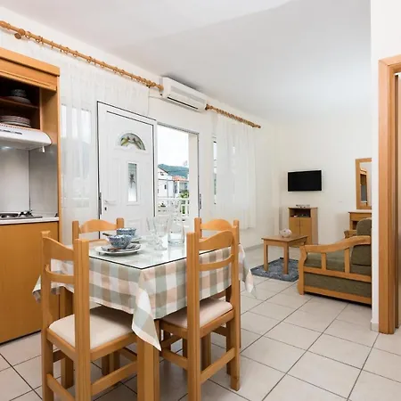 Elena Nina Lejlighedshotel