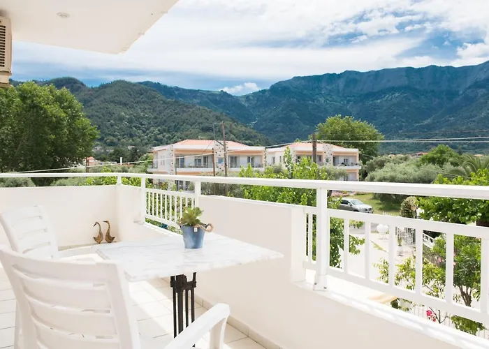 Hotel de apartamente Elena Nina 4*