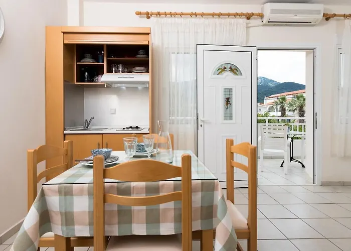 Hotel de apartamente Elena Nina 4*